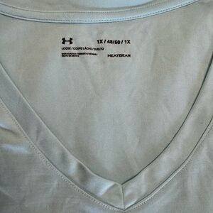 Under Armour Workout Shirt-Loose Fit